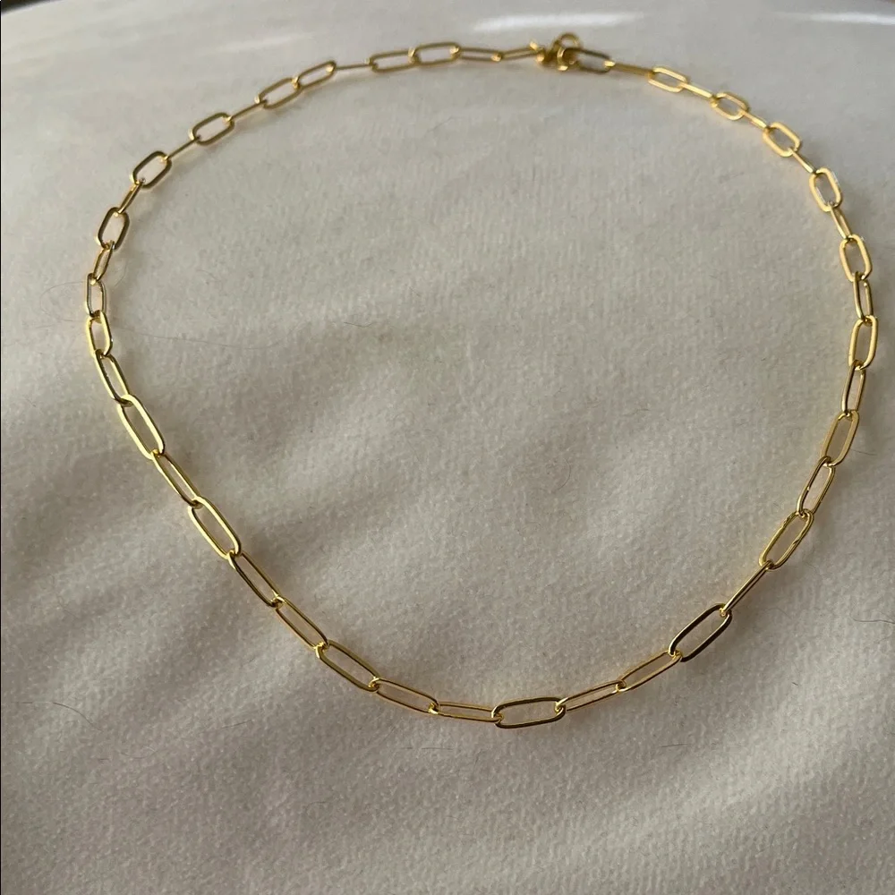 Elegant Fashion Gold Chain Paperclip Necklace NWOT - Picture 2 of 9